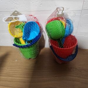 2 Mini Beach Bucket Sand Toy Set, Assorted.